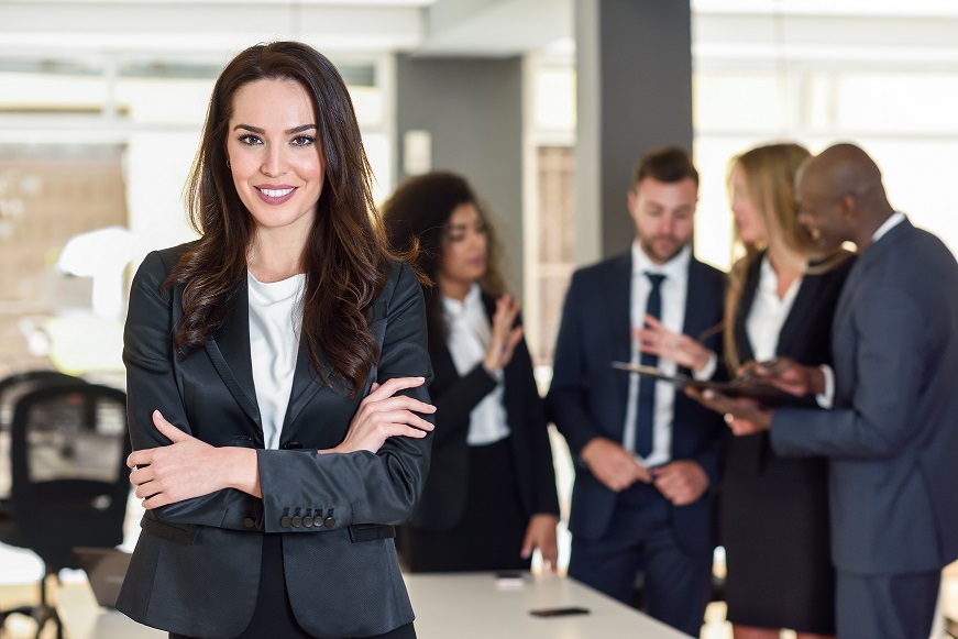 Liderança eficiente: segundo pesquisa, mulheres são mais eficientes à frente dos negócios
